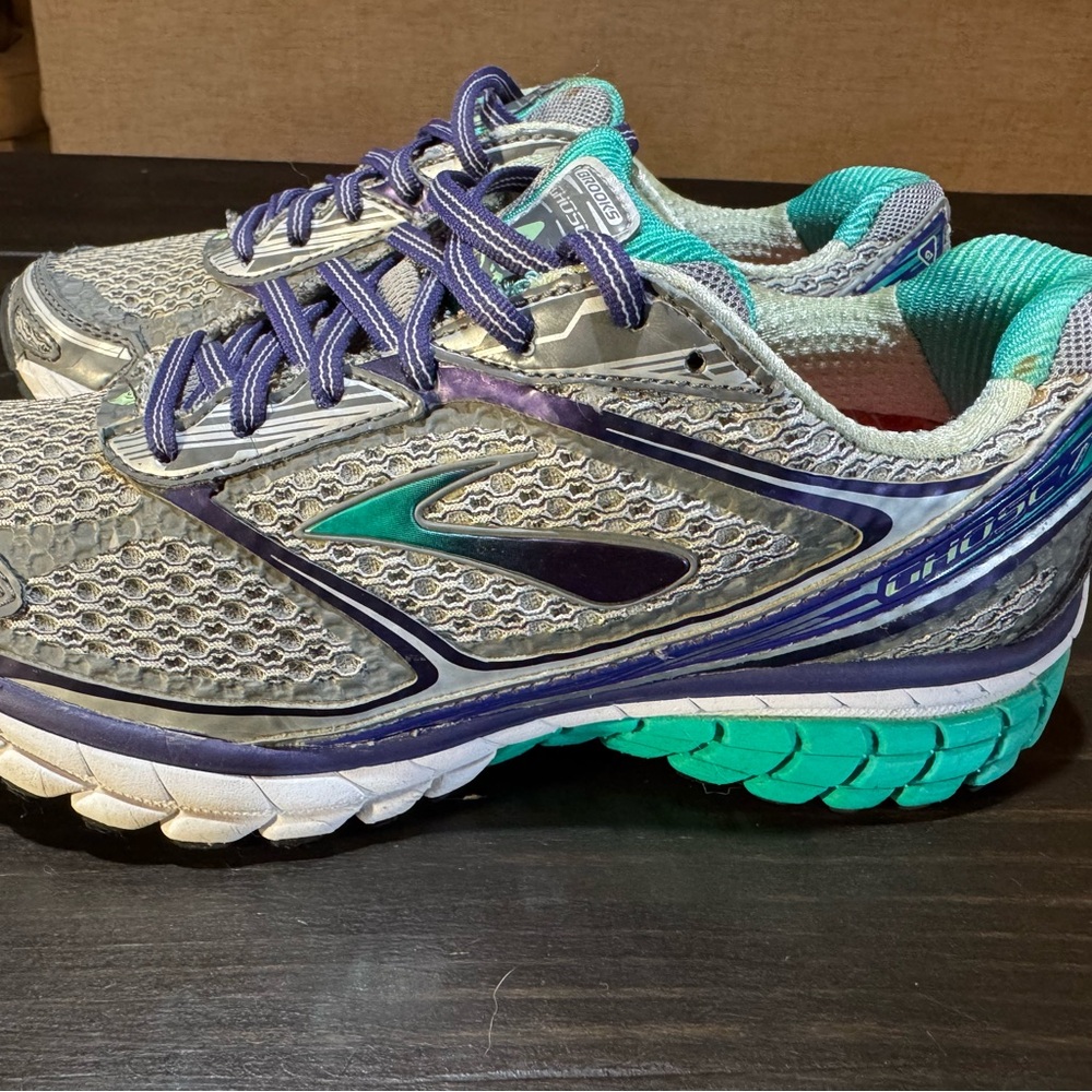 Brooks Ghost 7 women’s Running Shoes - Gray and Teal